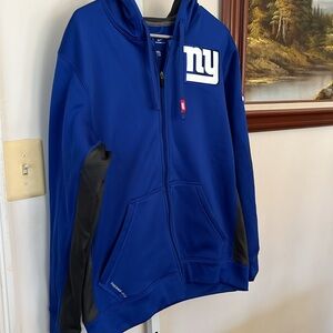 NIKE THERMA FIT LIGHTWEIGHT HOODED UNISEX NY GIANTS JACKET. SIZE SMALL